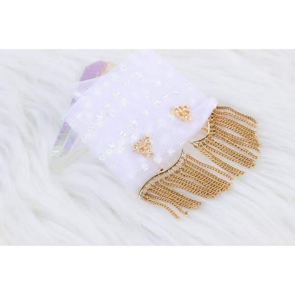 🆕 Comfort in Chaos Earrings - Picture 3 of 4